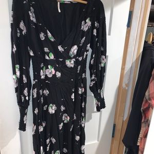 Free People Long Sleeve Flower Dress🖤
